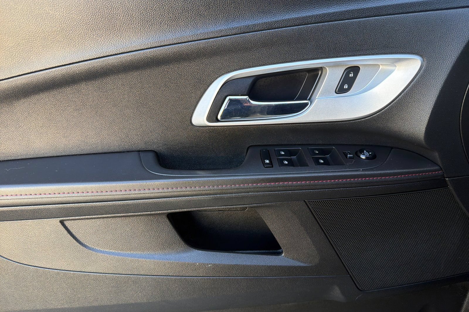Used 2012 Chevrolet Equinox LT w/ Driver Convenience Package FWD image 13