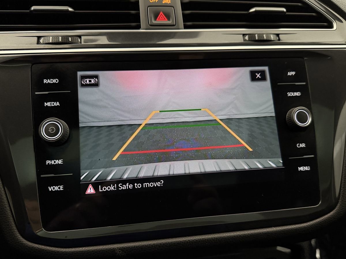 Used 2022 Volkswagen Tiguan SE AWD/4WD image 19