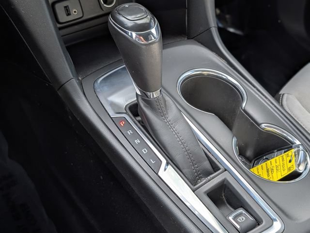 Used 2018 Chevrolet Equinox LT FWD image 17
