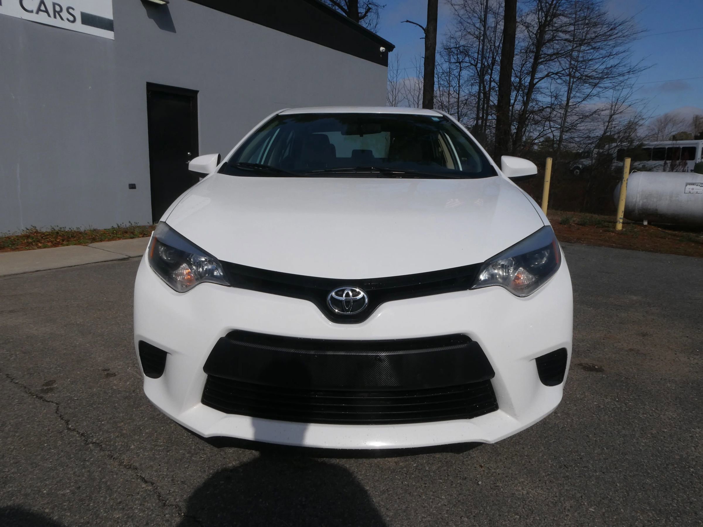 Used 2014 Toyota Corolla LE FWD image 2