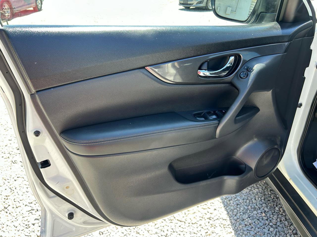 Used 2017 Nissan Rogue S image 10