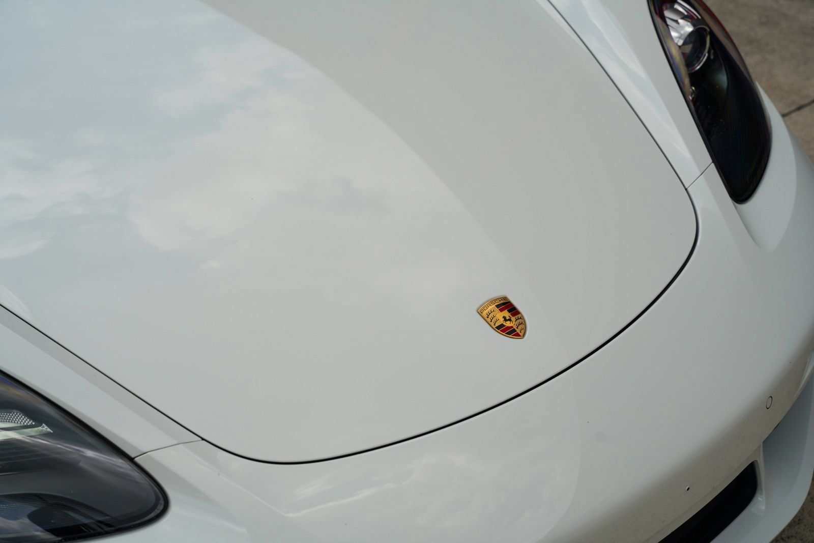 Used 2019 Porsche 718 Boxster RWD image 17