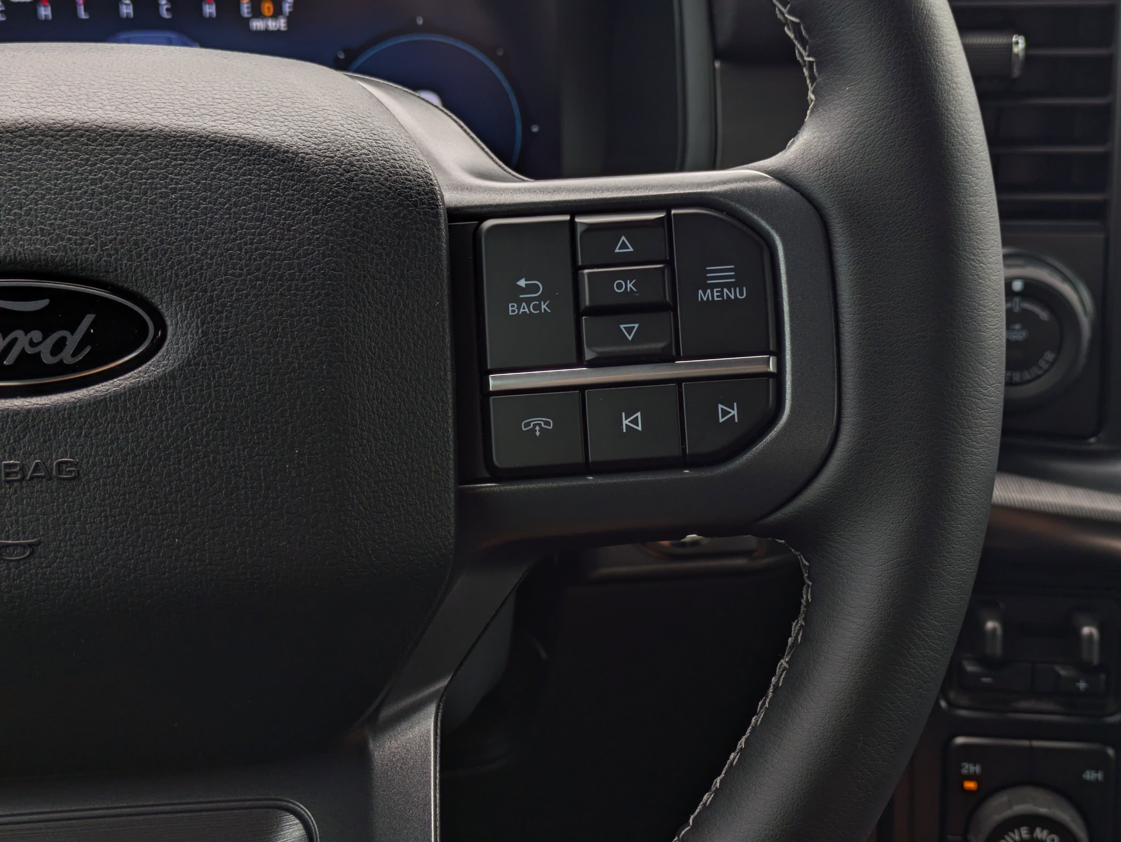 New 2025 Ford F150 Lariat w/ Equipment Group 501A Mid image 57