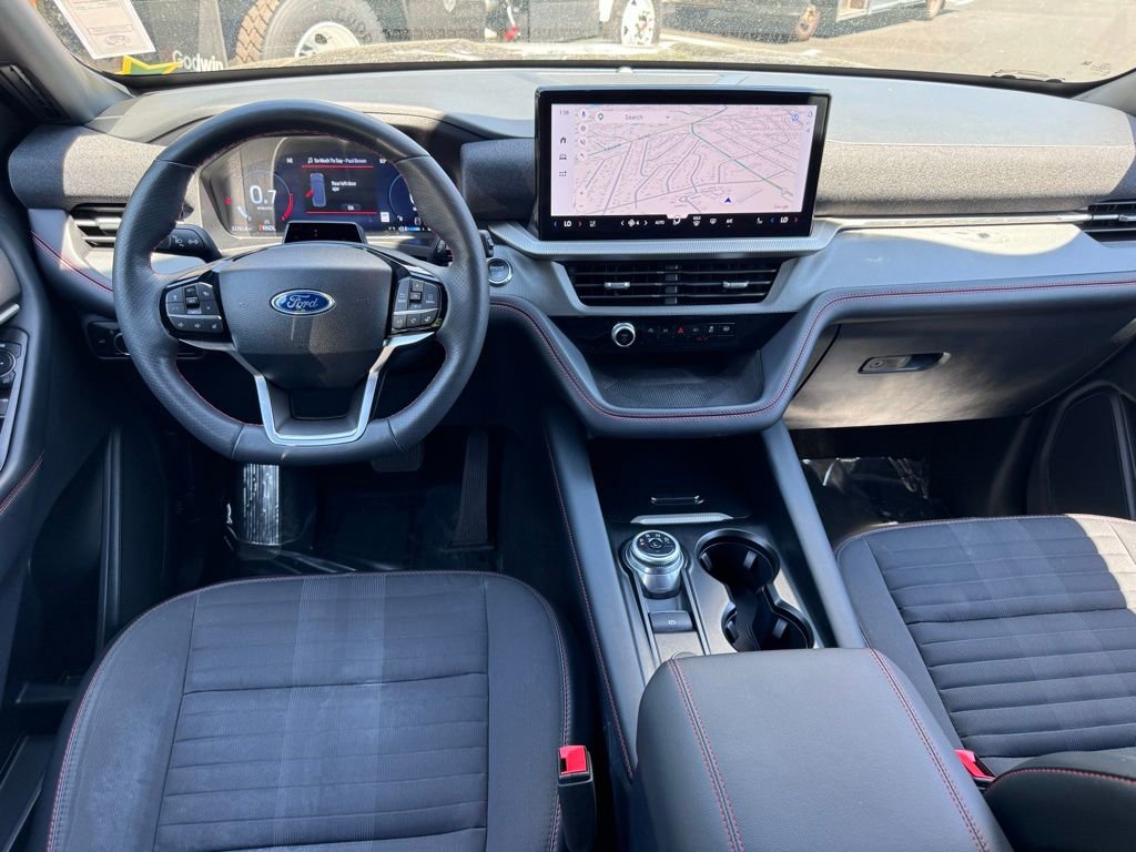 Used 2025 Ford Explorer ST-Line w/ ST-Line Street Pack AWD/4WD image 6