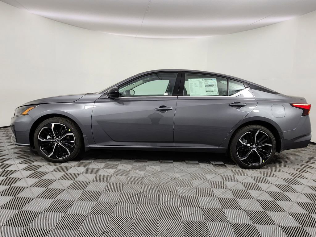 New 2025 Nissan Altima 2.5 SR w/ SR Premium Package AWD/4WD image 2