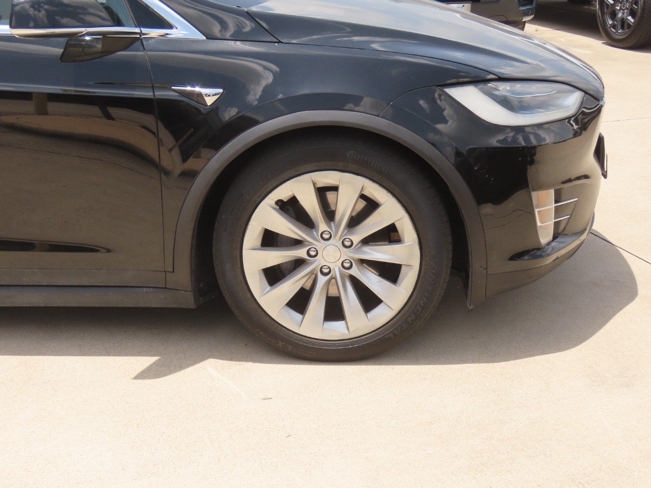 Used 2017 Tesla Model X 75D AWD/4WD image 9