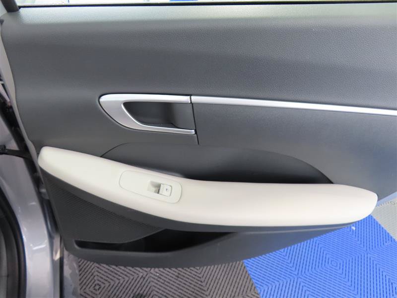 Used 2023 Hyundai Sonata SE w/ Preferred Accessory Package FWD image 28