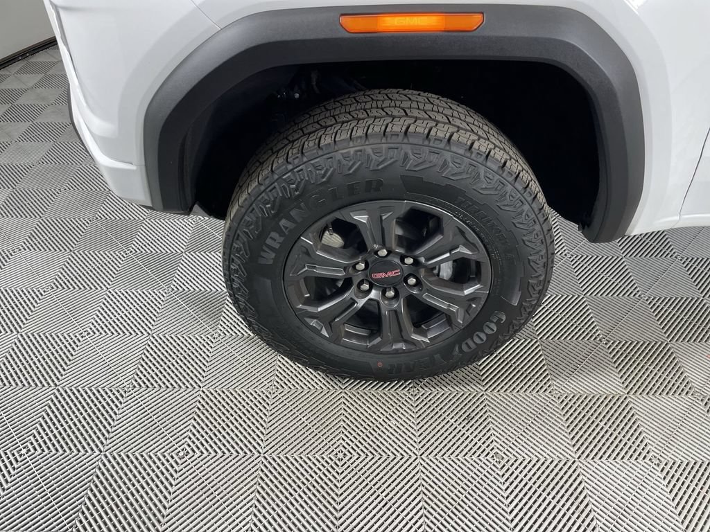 Used 2024 GMC Canyon Elevation RWD image 32