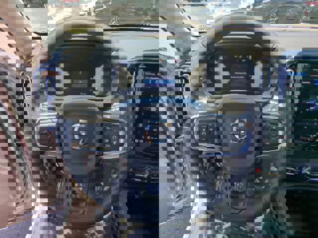 Certified 2025 Volvo XC40 B5 Plus w/ Climate Package image 21