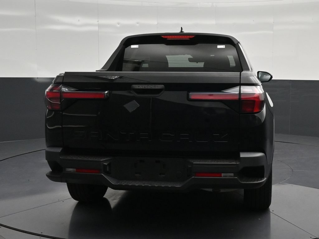 Used 2024 Hyundai Santa Cruz SEL FWD image 2