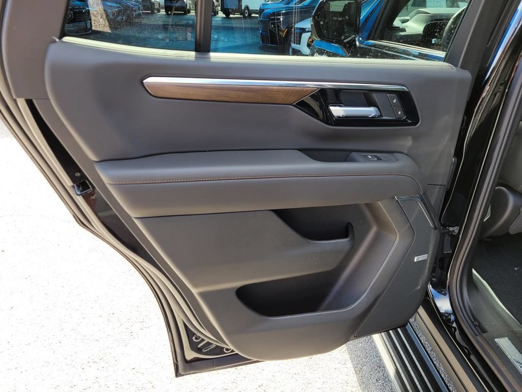 New 2026 Chevrolet Tahoe High Country AWD/4WD image 10