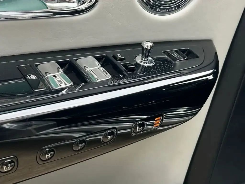 Used 2020 Rolls-Royce Phantom Sedan RWD image 24