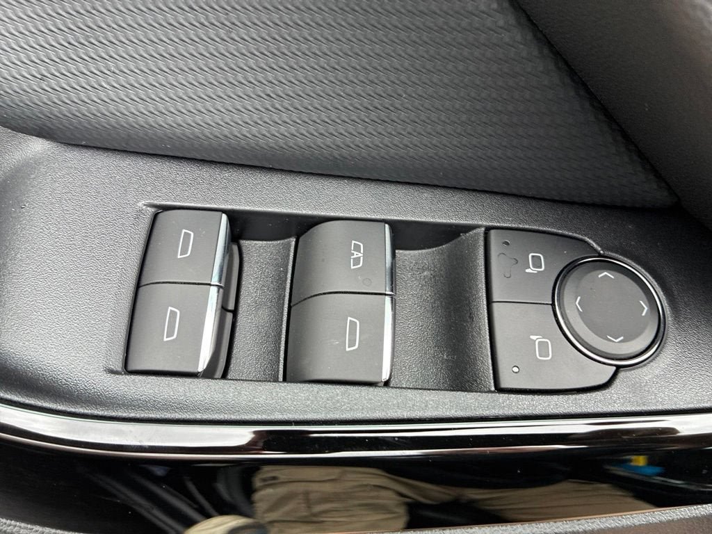 New 2027 Chevrolet Equinox RS w/ Safety and Technology Package AWD/4WD image 24