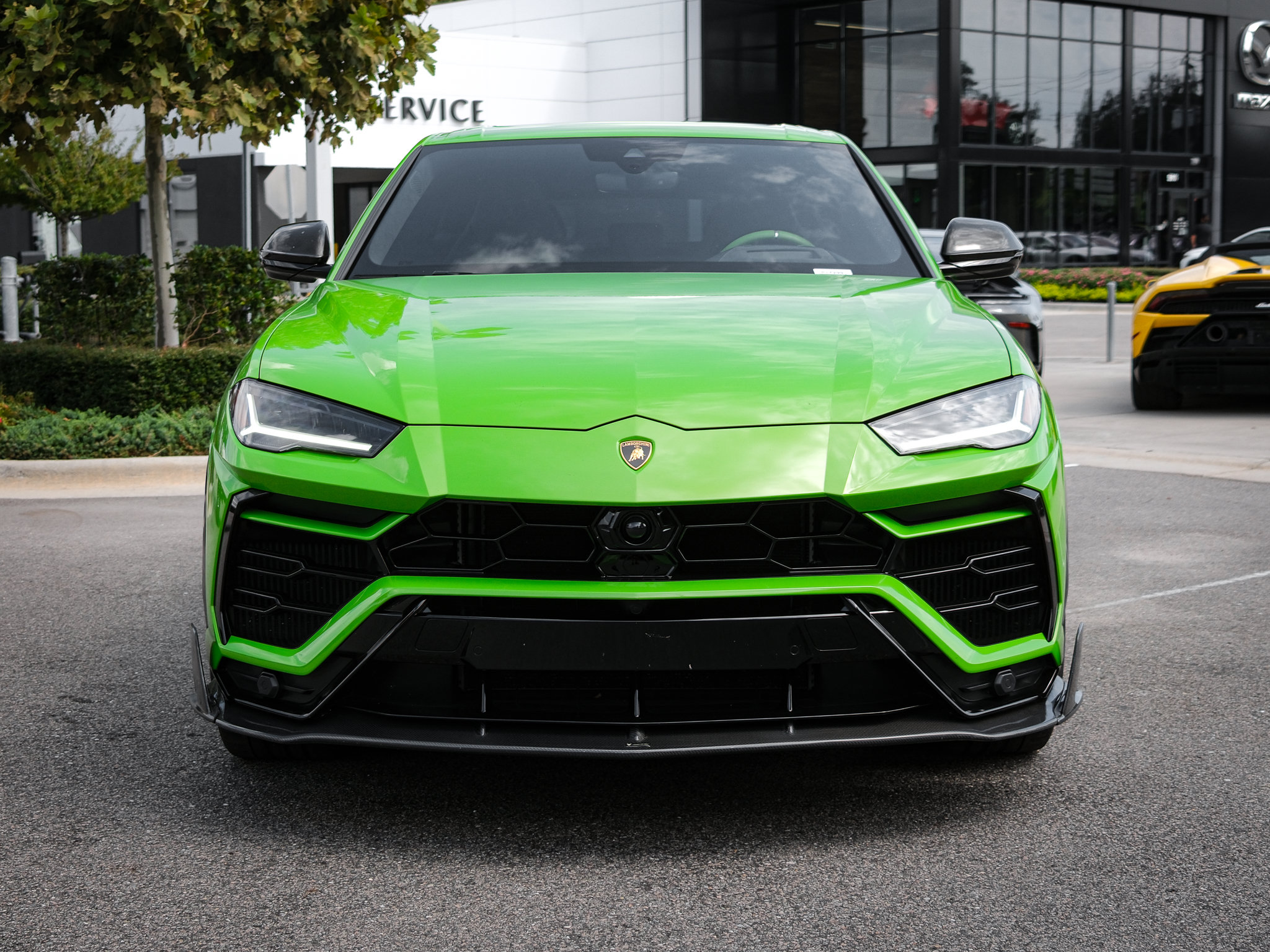 Used 2022 Lamborghini Urus AWD/4WD image 3