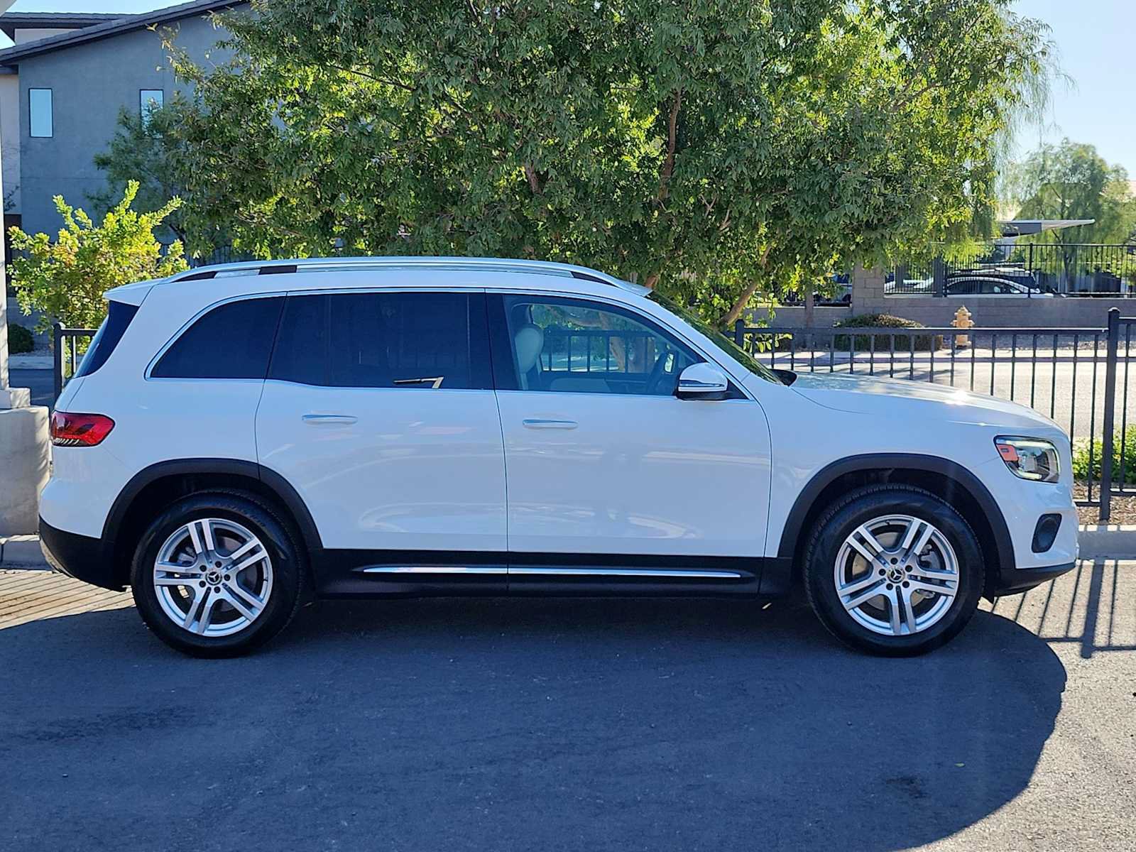 Used 2020 Mercedes-Benz GLB 250 image 9