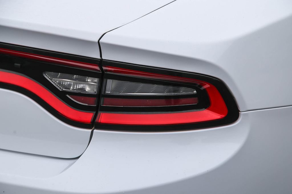 Used 2019 Dodge Charger SXT image 10