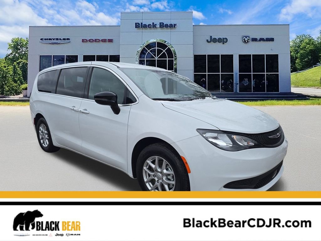 New 2026 Chrysler Pacifica Select w/ S Appearance Package image 1