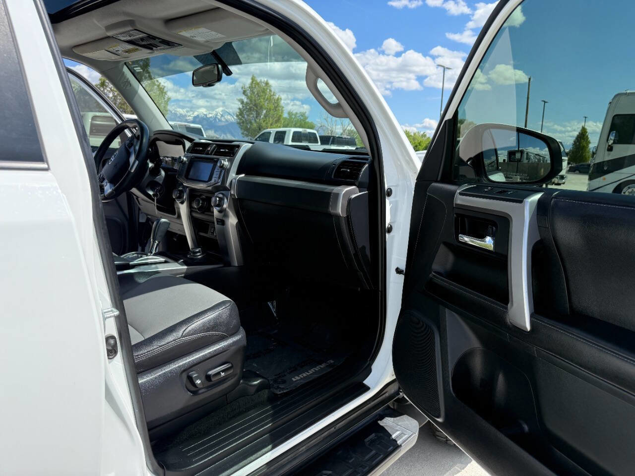 Used 2015 Toyota 4Runner SR5 Premium AWD/4WD image 24