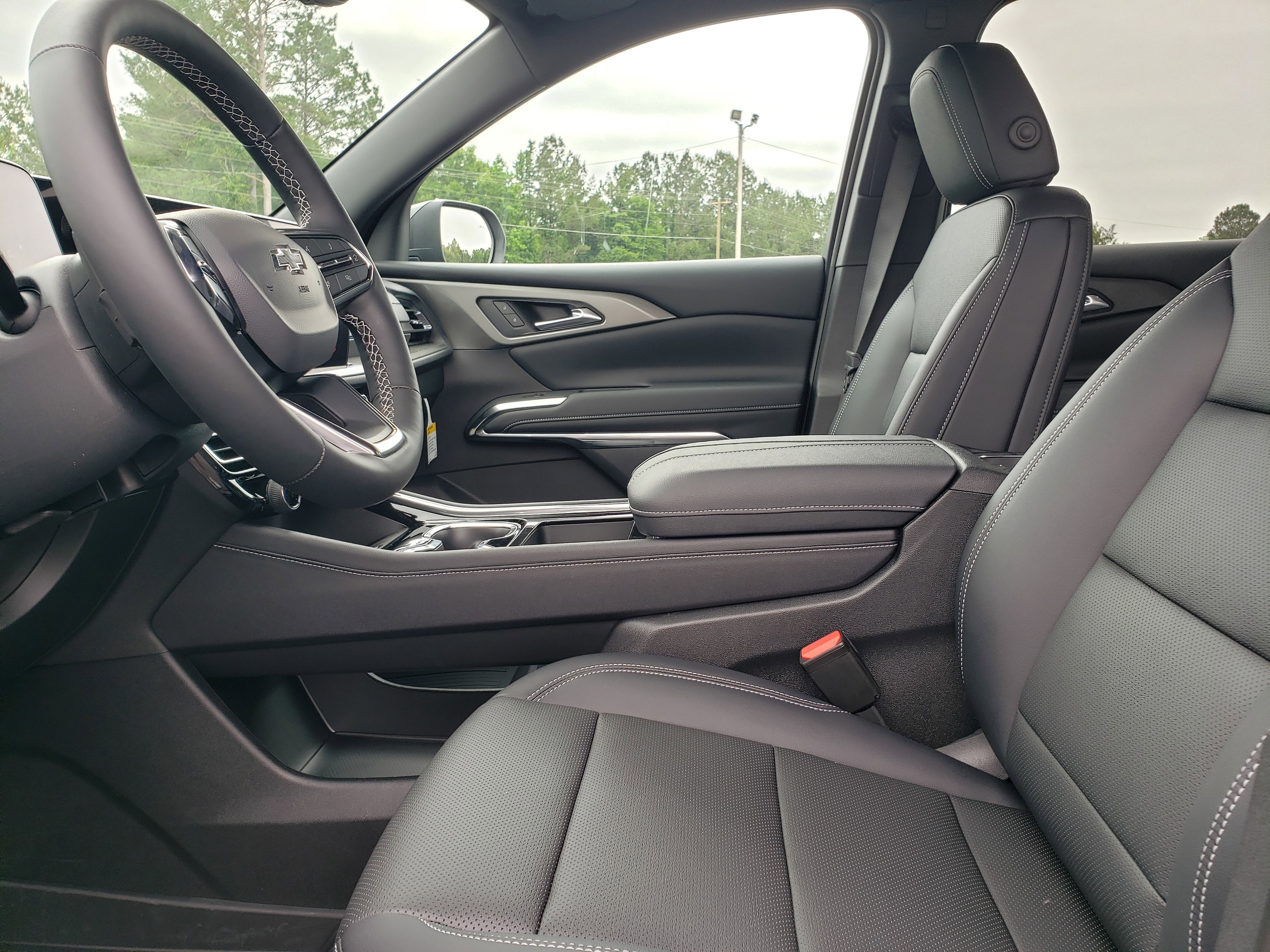 New 2026 Chevrolet Traverse LT w/ Midnight/Sport Edition FWD image 28