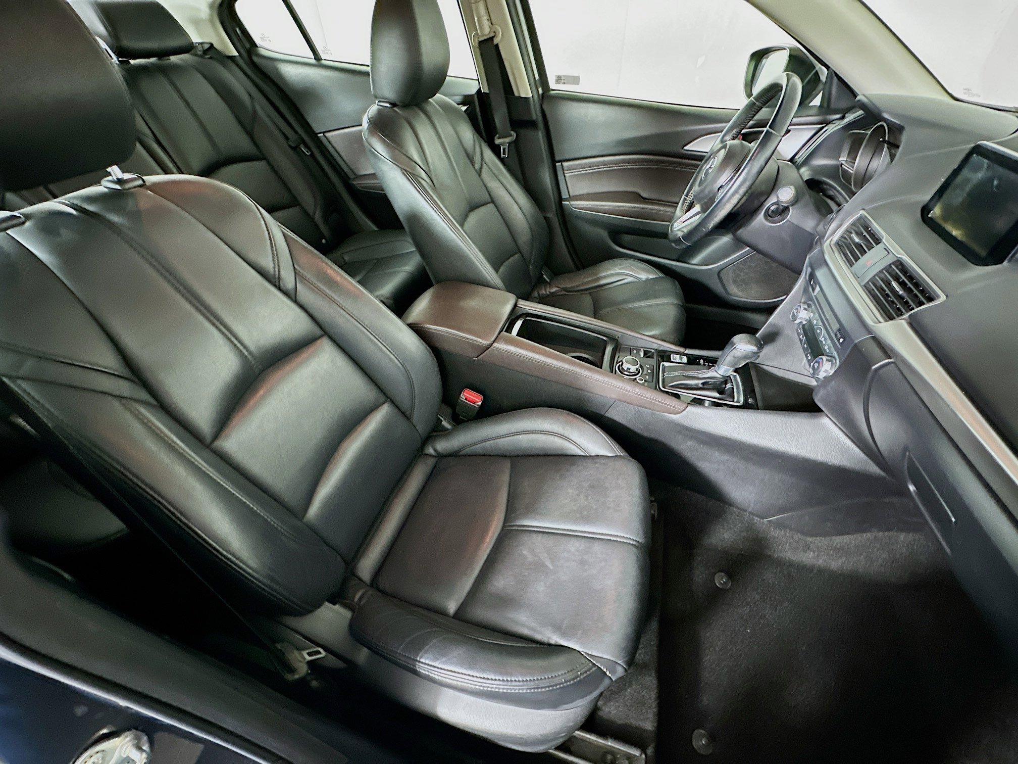 Used 2018 MAZDA MAZDA3 Touring image 31