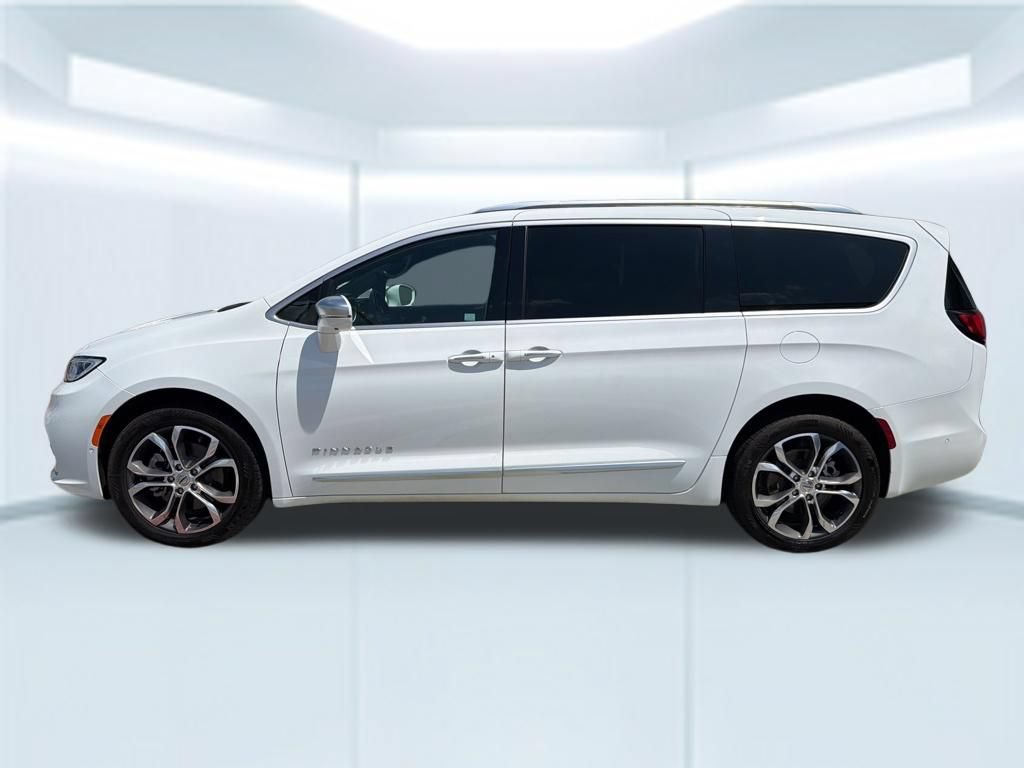 Used 2021 Chrysler Pacifica Pinnacle AWD/4WD image 3