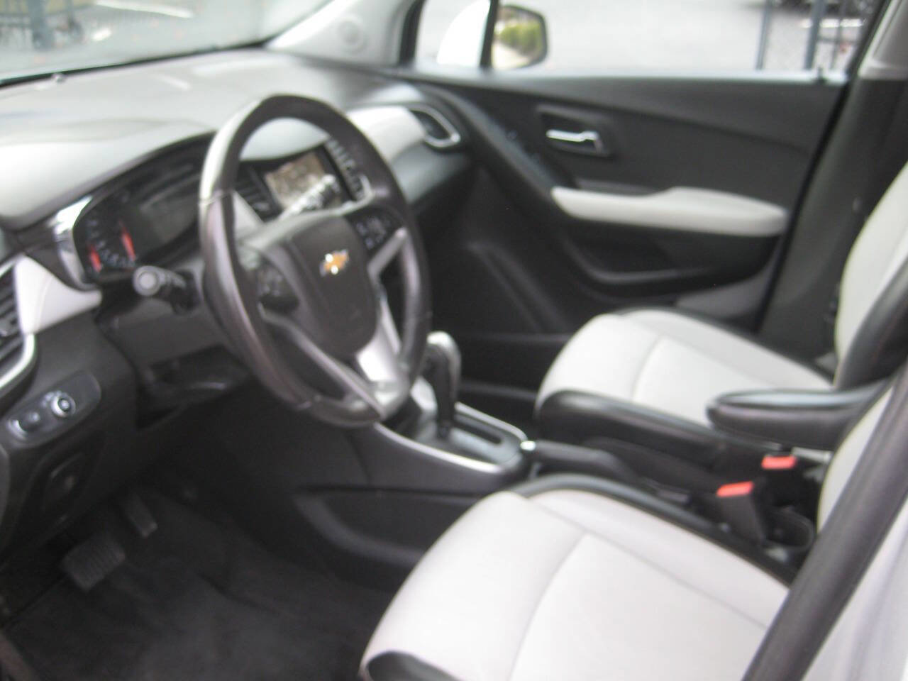 Used 2019 Chevrolet Trax LT w/ Driver Confidence Package image 15
