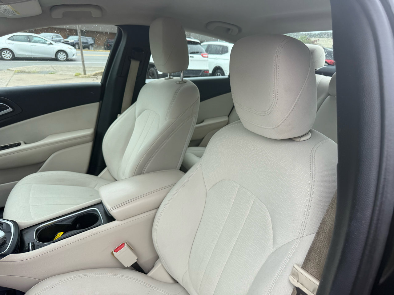 Used 2015 Chrysler 200 Limited image 29