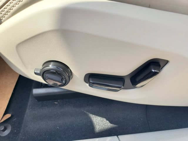 New 2026 Volvo XC60 B5 Ultra w/ Protection Package Premier AWD/4WD image 14