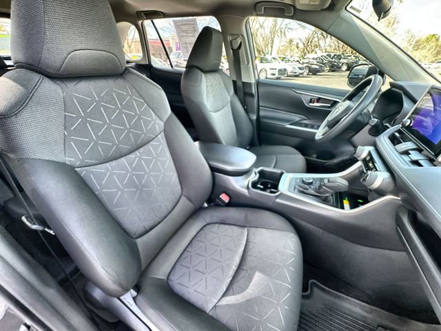 Used 2025 Toyota RAV4 XLE w/ Convenience Package image 33