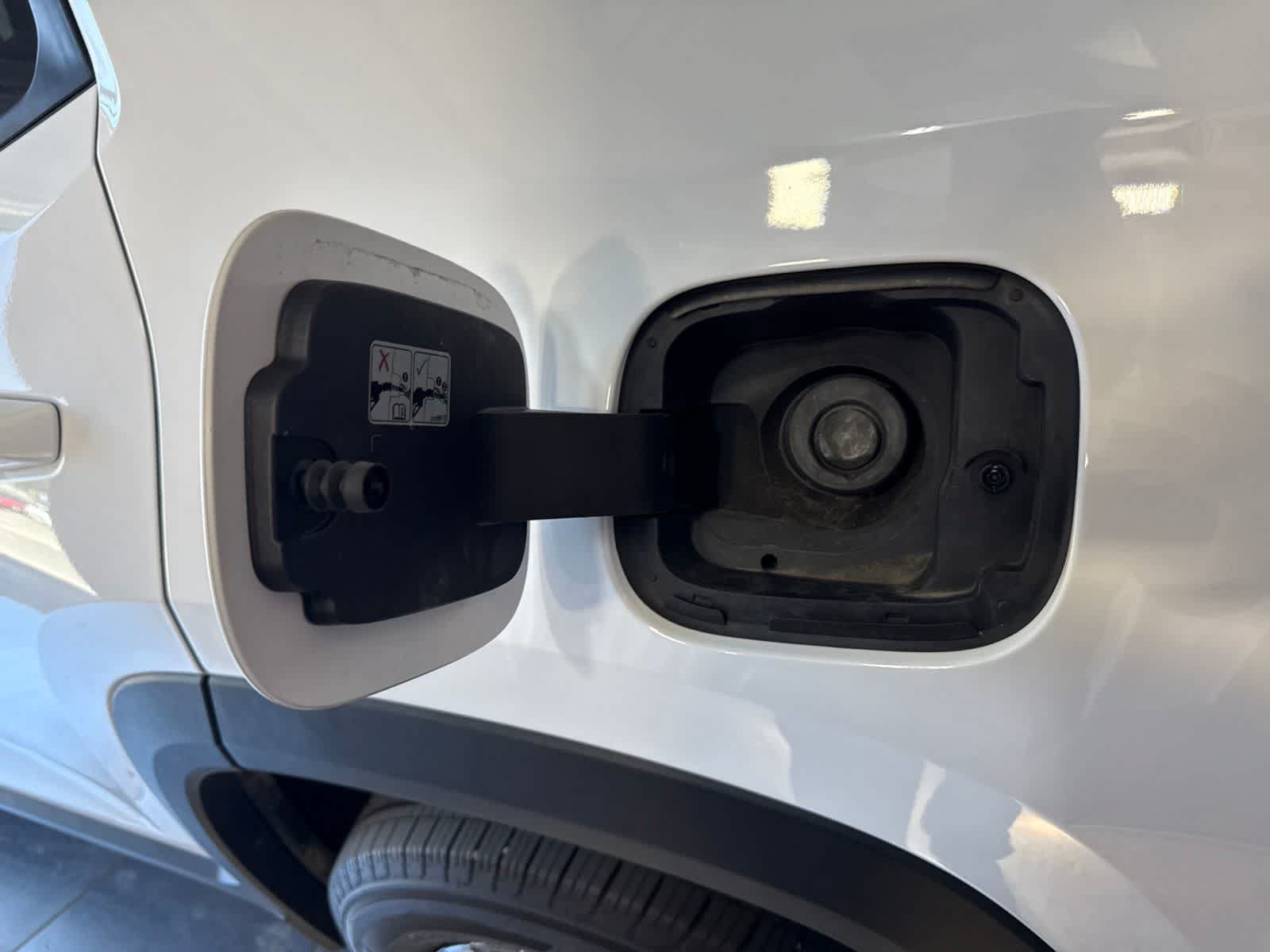 Used 2025 Chevrolet Equinox LT w/ Convenience Package II FWD image 10