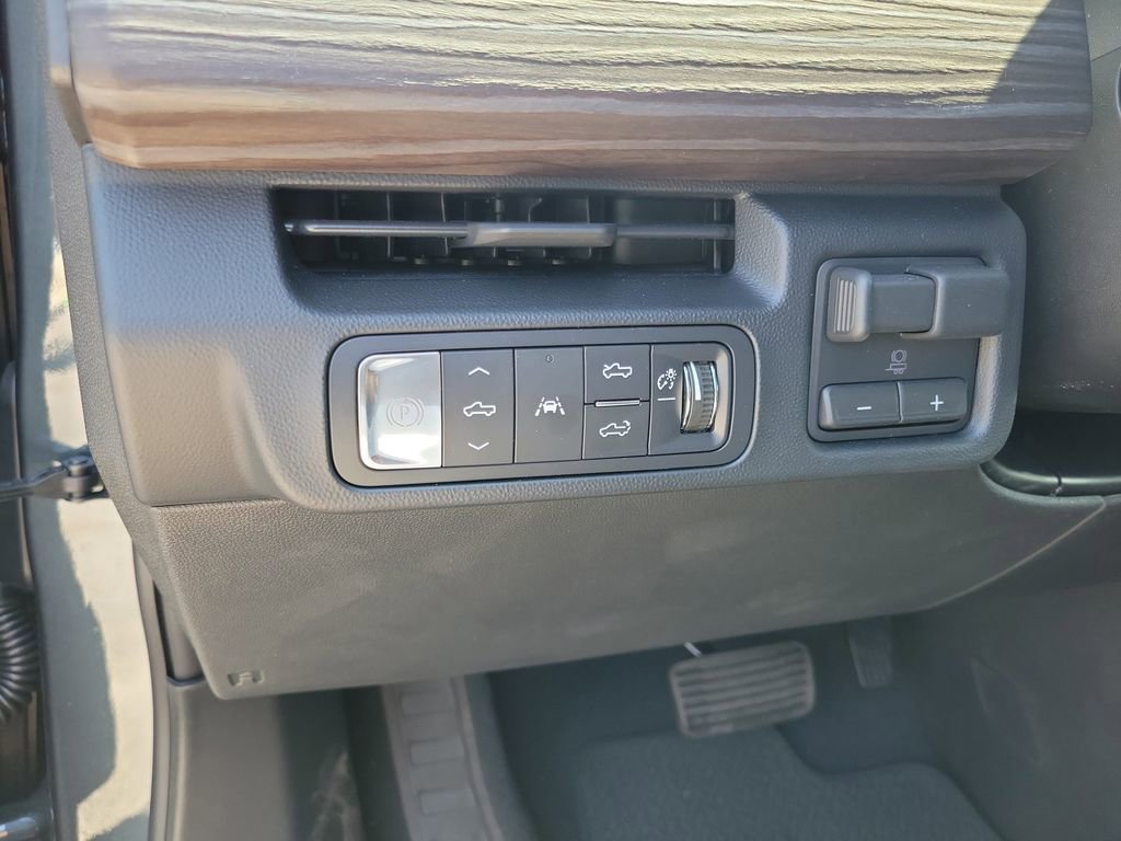 New 2025 GMC Sierra EV Denali image 13