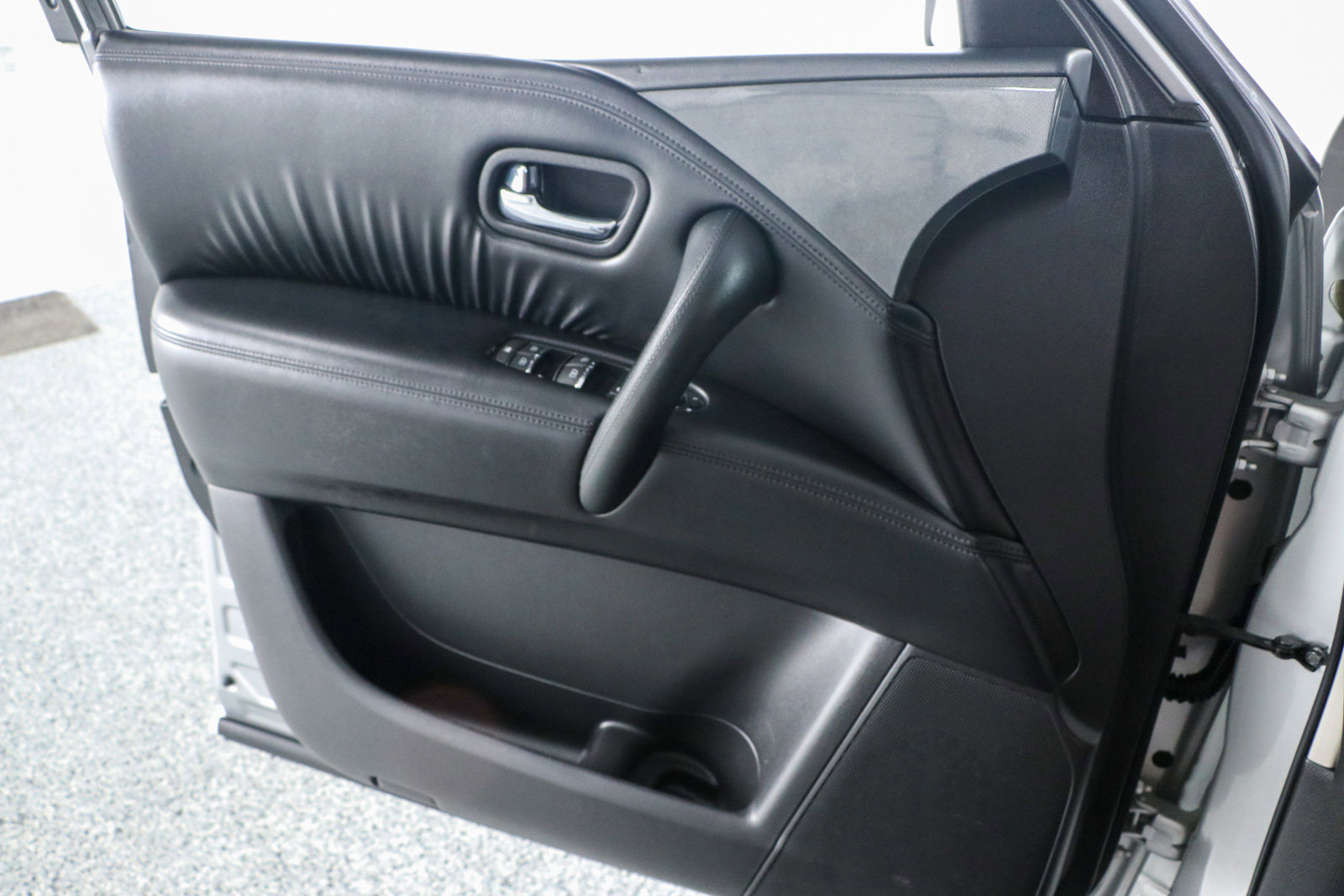 Used 2021 Nissan Armada SV image 22