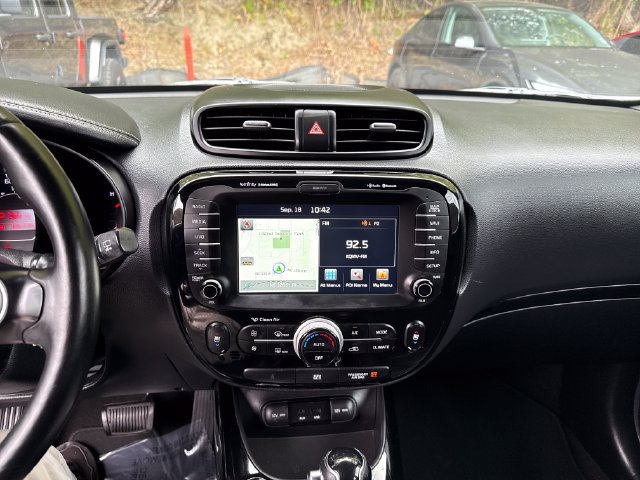 Used 2015 Kia Soul + w/ Primo Package FWD image 21