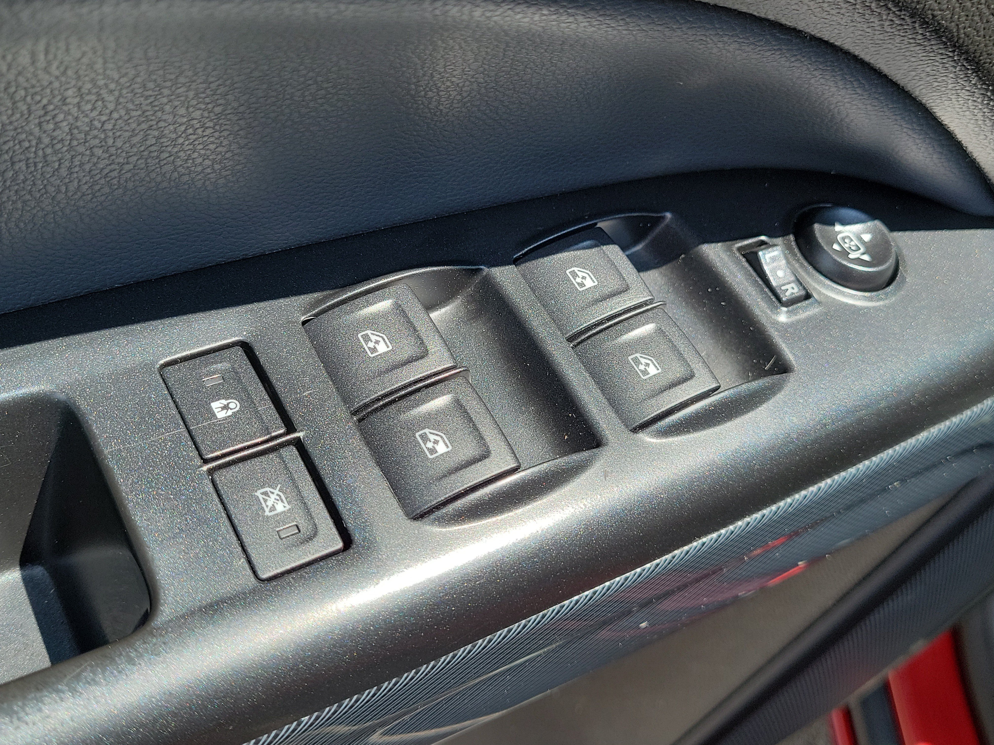 Used 2017 Chevrolet Colorado Z71 AWD/4WD image 18