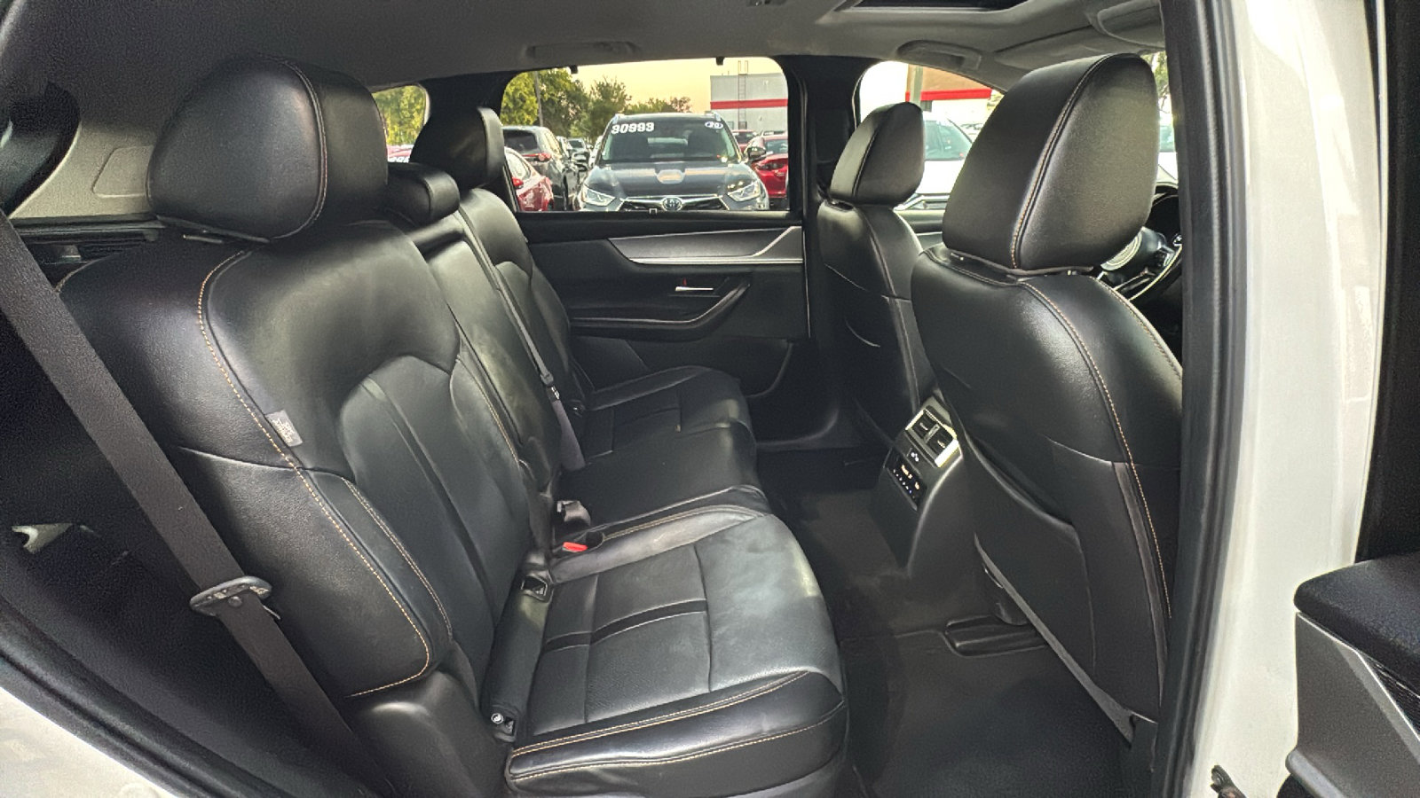 Certified 2025 MAZDA CX-70 3.3 Turbo w/ Preferred Package image 34