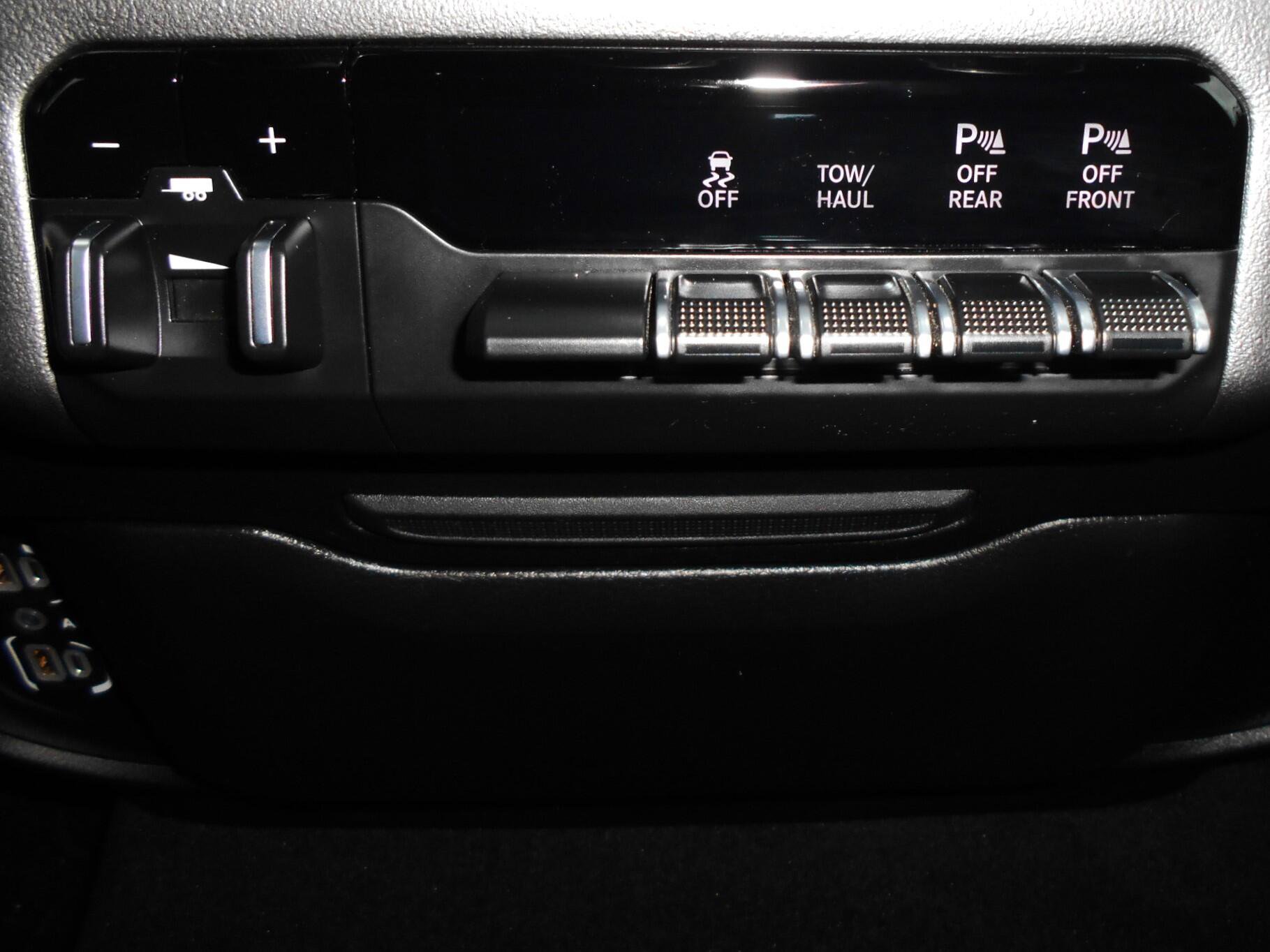 Certified 2019 RAM 1500 Big Horn AWD/4WD image 14