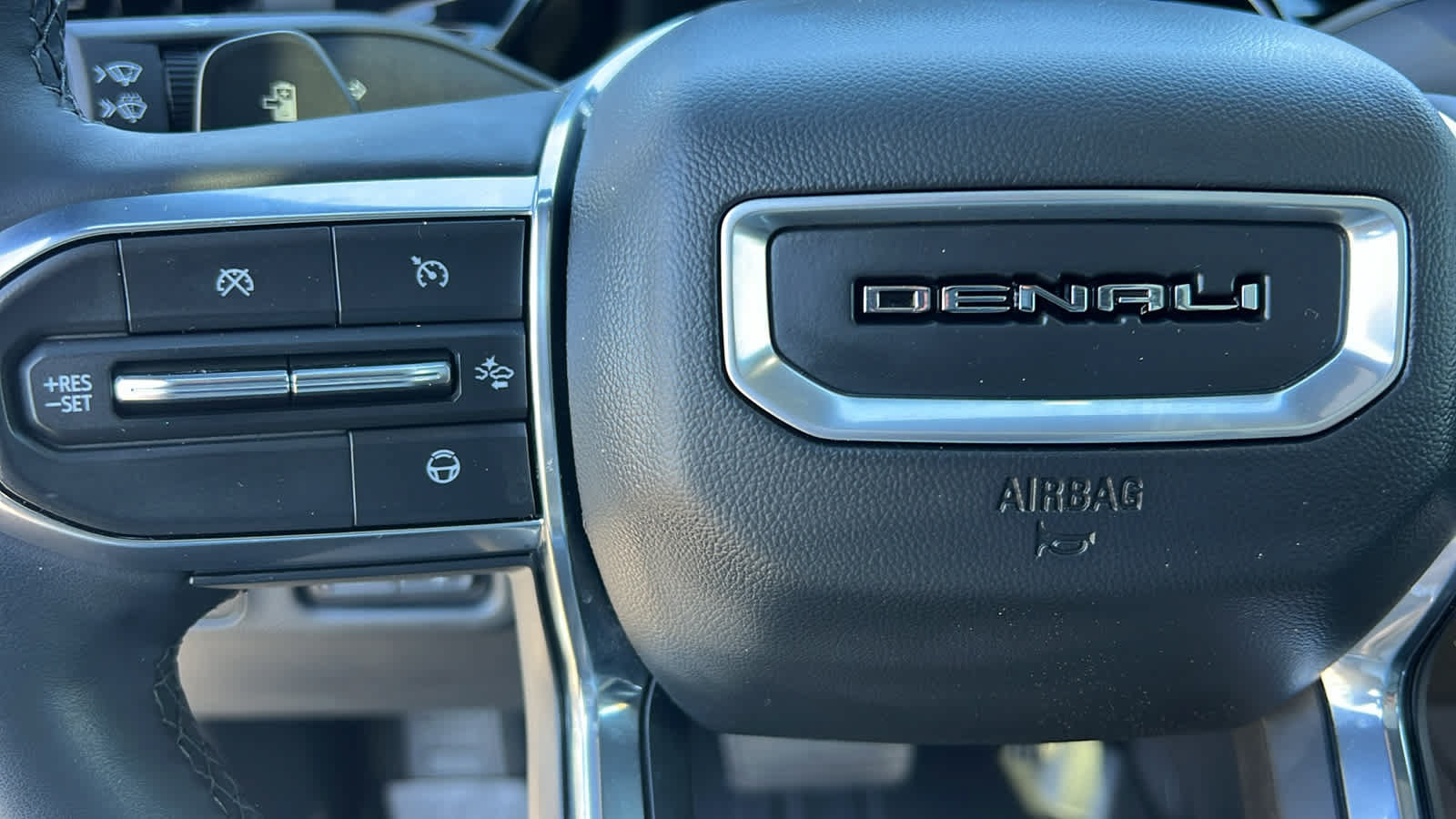 Certified 2024 GMC Sierra EV Denali AWD/4WD image 18