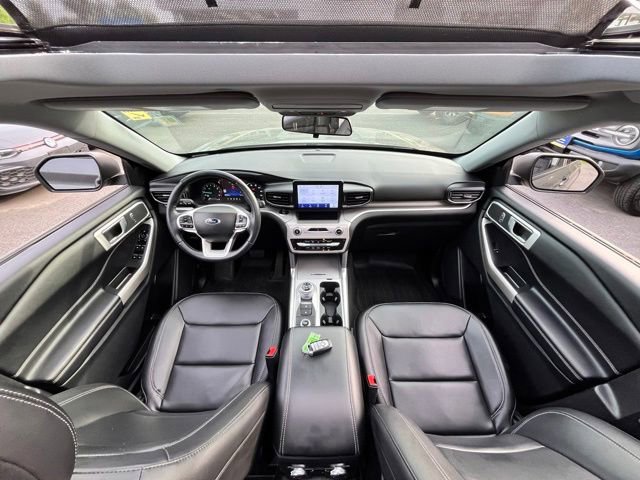 Used 2022 Ford Explorer XLT w/ Equipment Group 202A AWD/4WD image 25