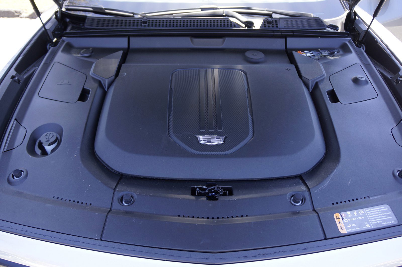 New 2024 Cadillac Lyriq Luxury image 31