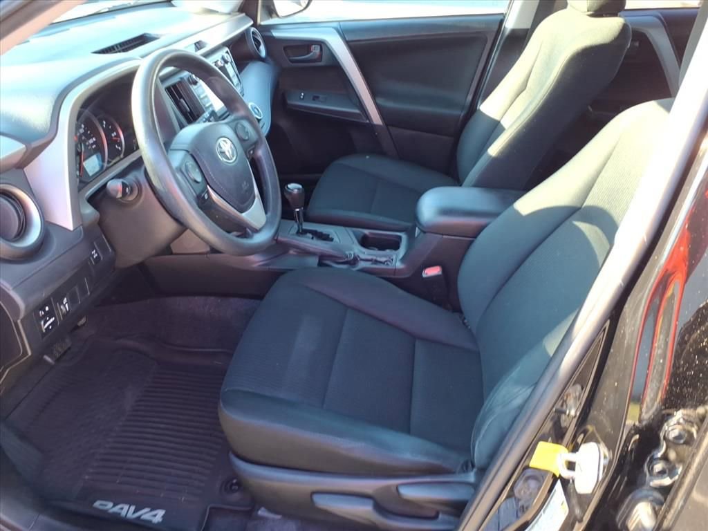 Used 2016 Toyota RAV4 LE image 5