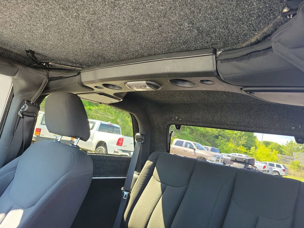 Used 2015 Jeep Wrangler Sport AWD/4WD image 28