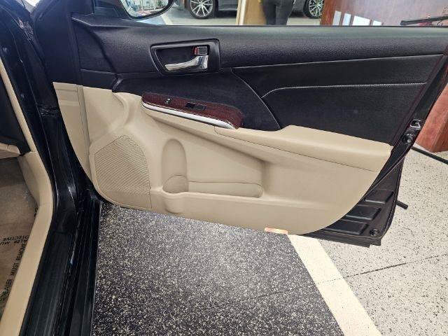 Used 2013 Toyota Camry XLE FWD image 28