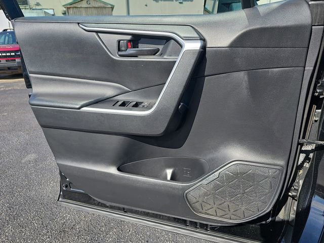 Used 2023 Toyota RAV4 LE image 27