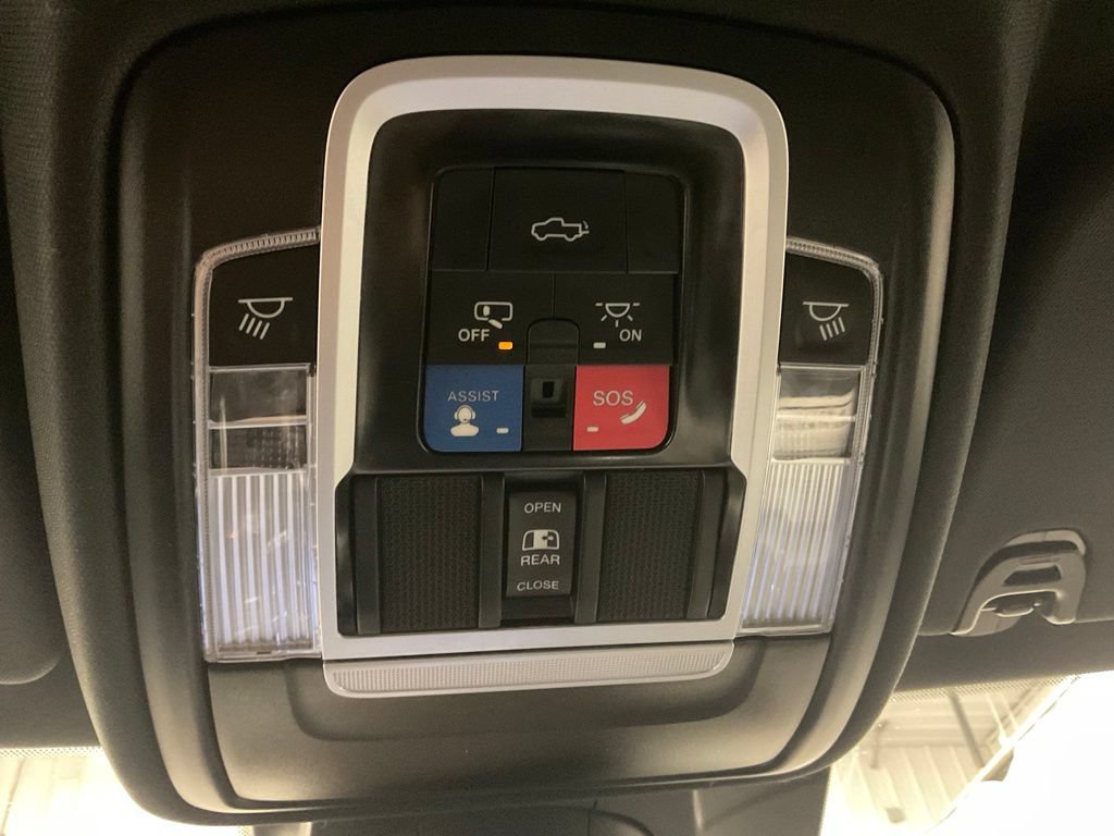 Used 2023 RAM 1500 Laramie AWD/4WD image 23