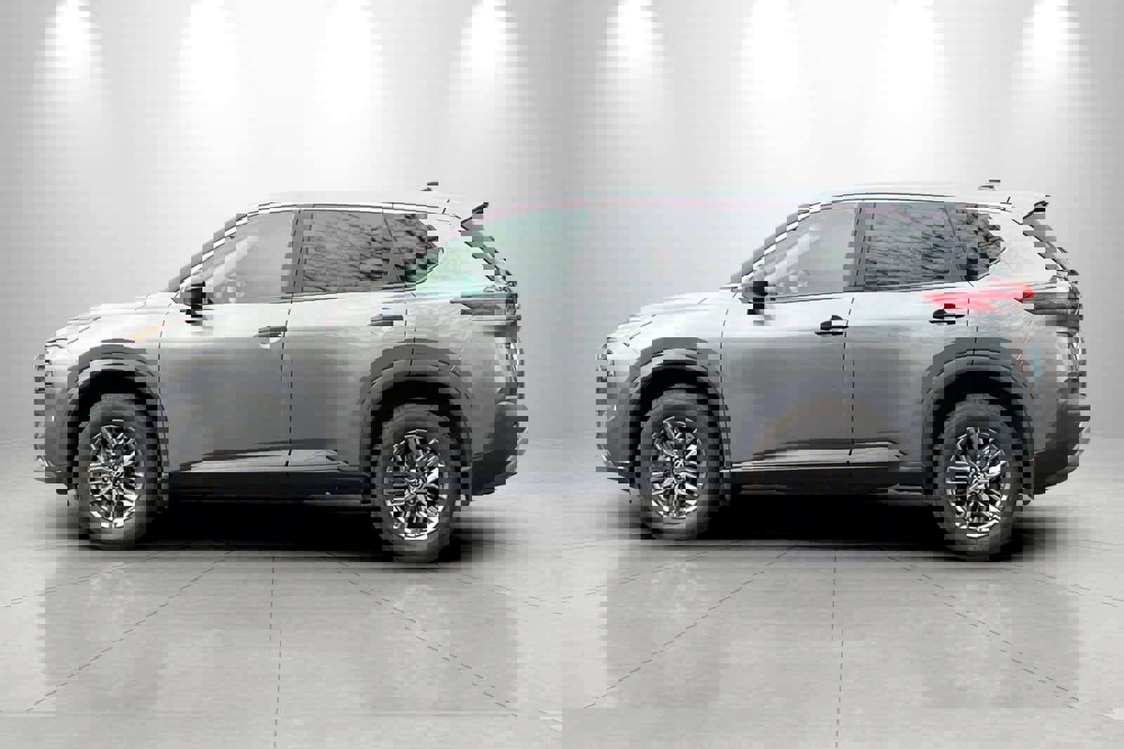 Used 2023 Nissan Rogue S image 5