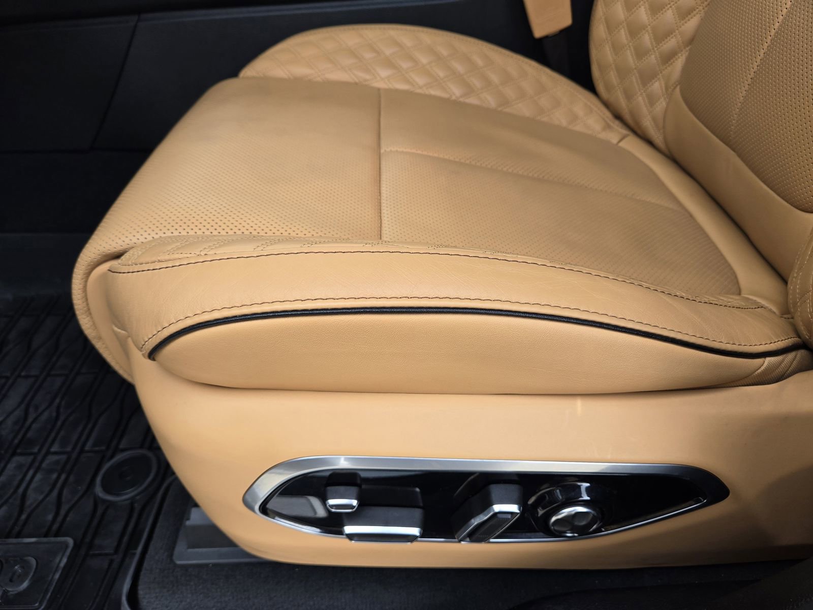 Used 2024 Jeep Grand Cherokee L Summit w/ High Altitude Package image 27