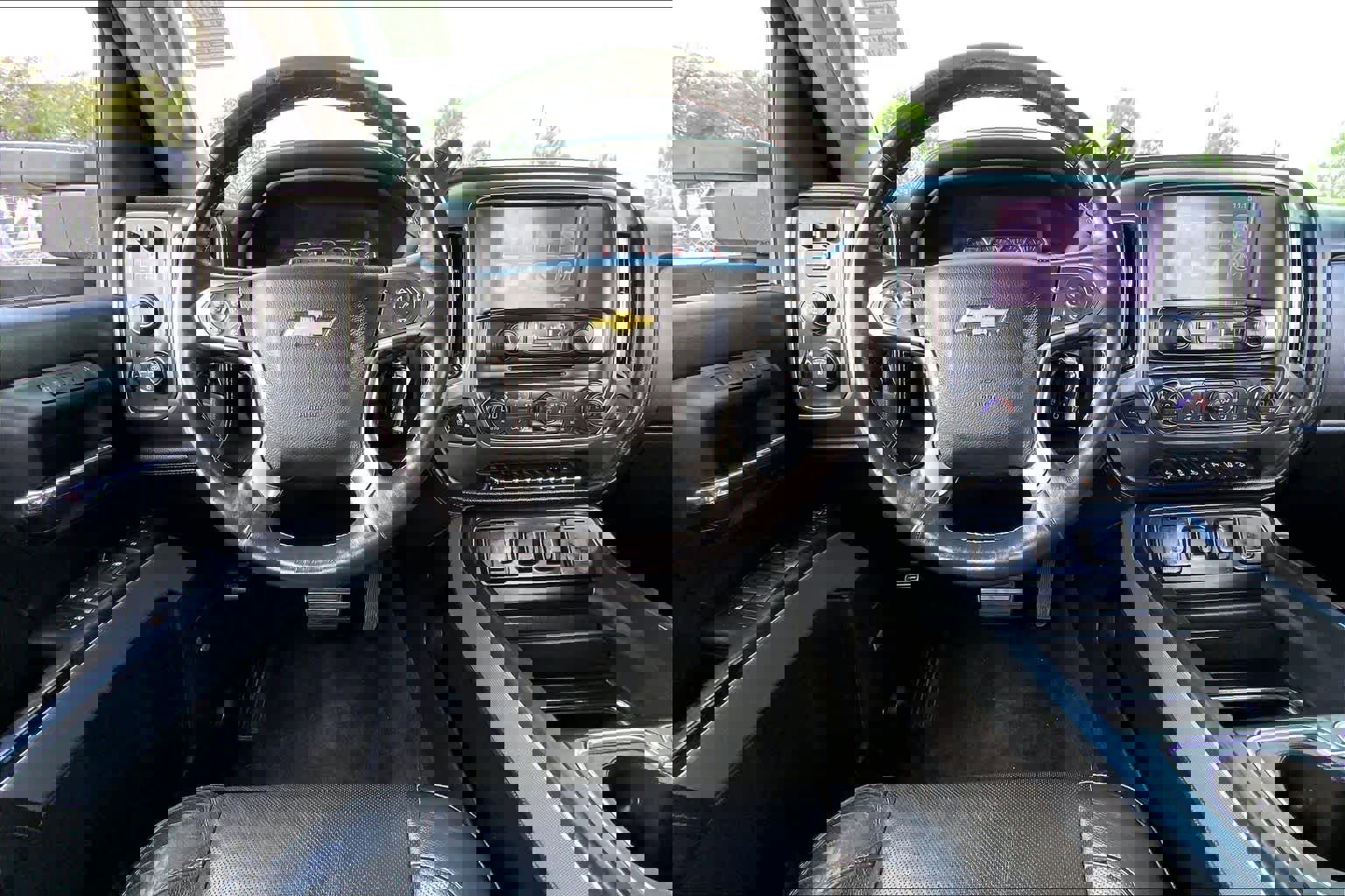 Used 2017 Chevrolet Silverado 2500 LTZ w/ Midnight Edition image 5