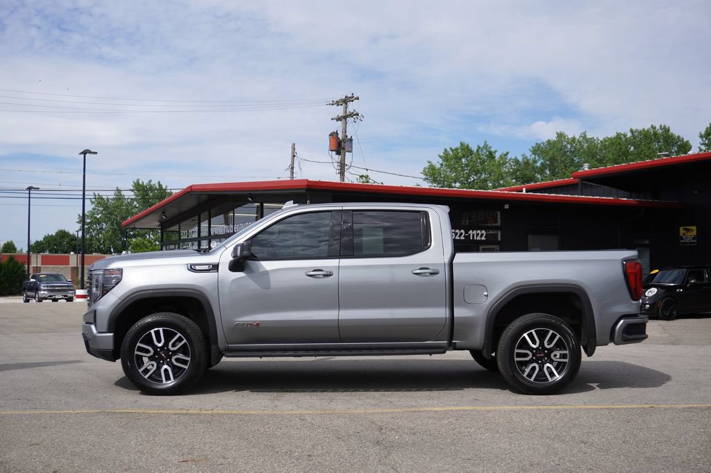 Used 2024 GMC Sierra 1500 AT4 w/ Technology Package AWD/4WD image 4