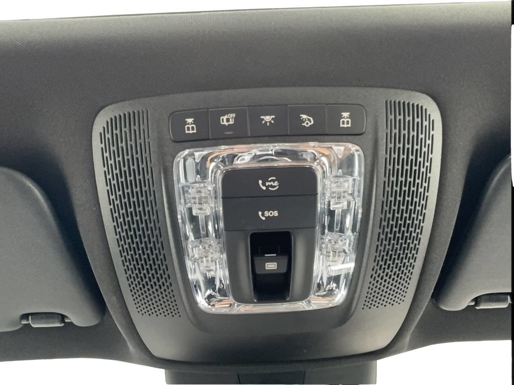 Used 2025 Mercedes-Benz GLB 250 4MATIC image 47