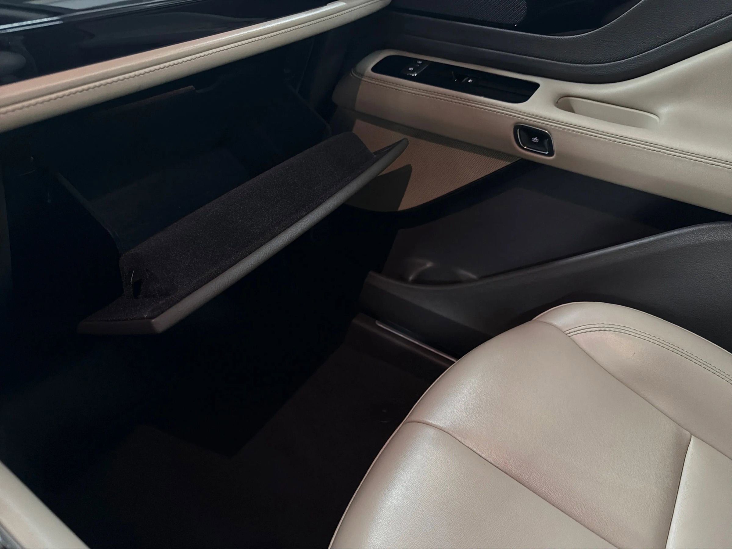 Used 2021 Lincoln Aviator AWD w/ Elements Package image 28